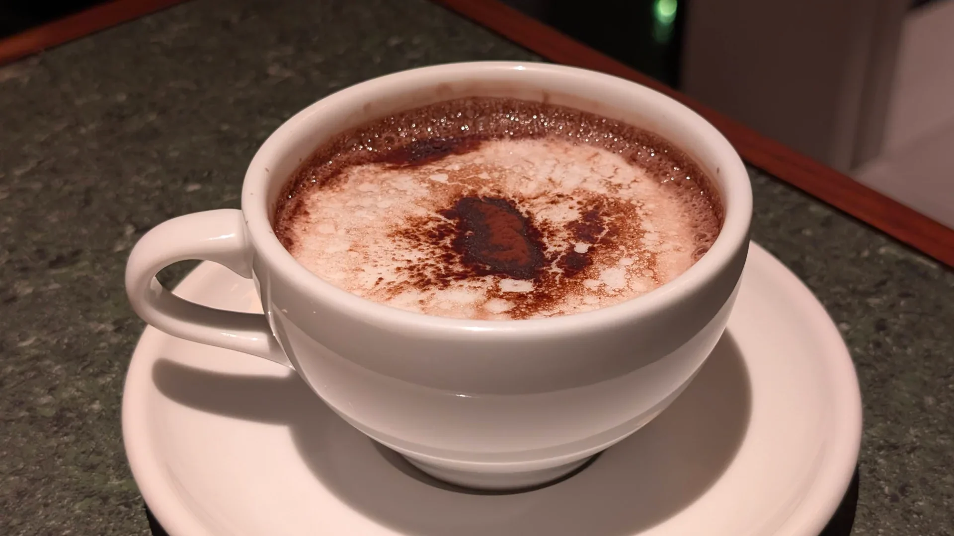 カフェ、アルコールメニュー共に豊富