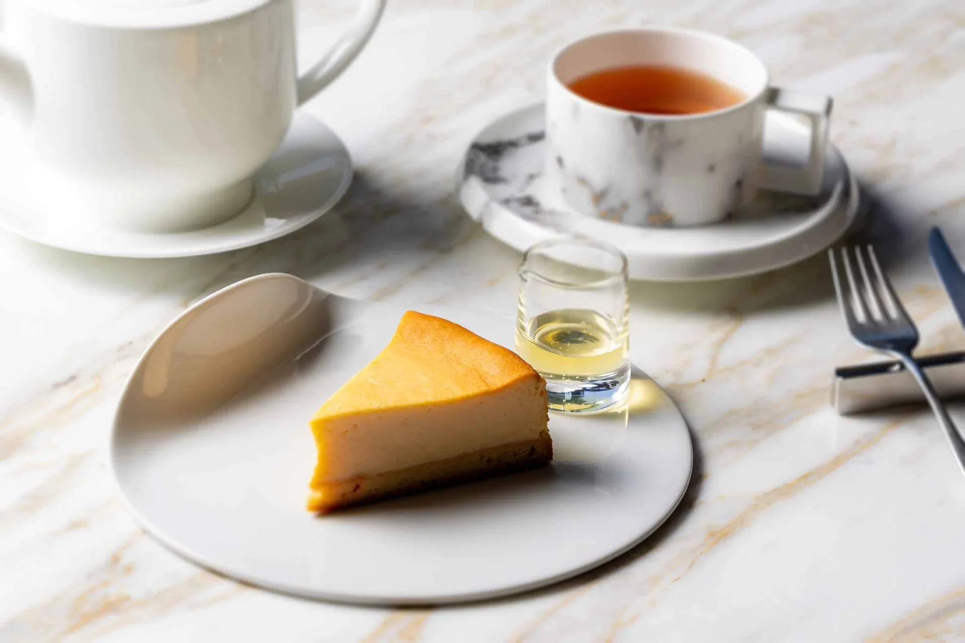 【公式より】季節のケーキと、ティーセット