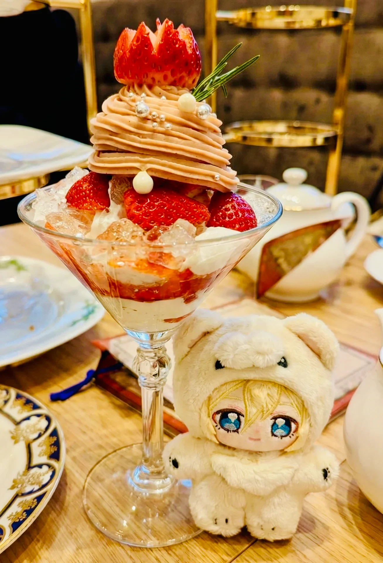 なんとフルーツパフェまでついてきます