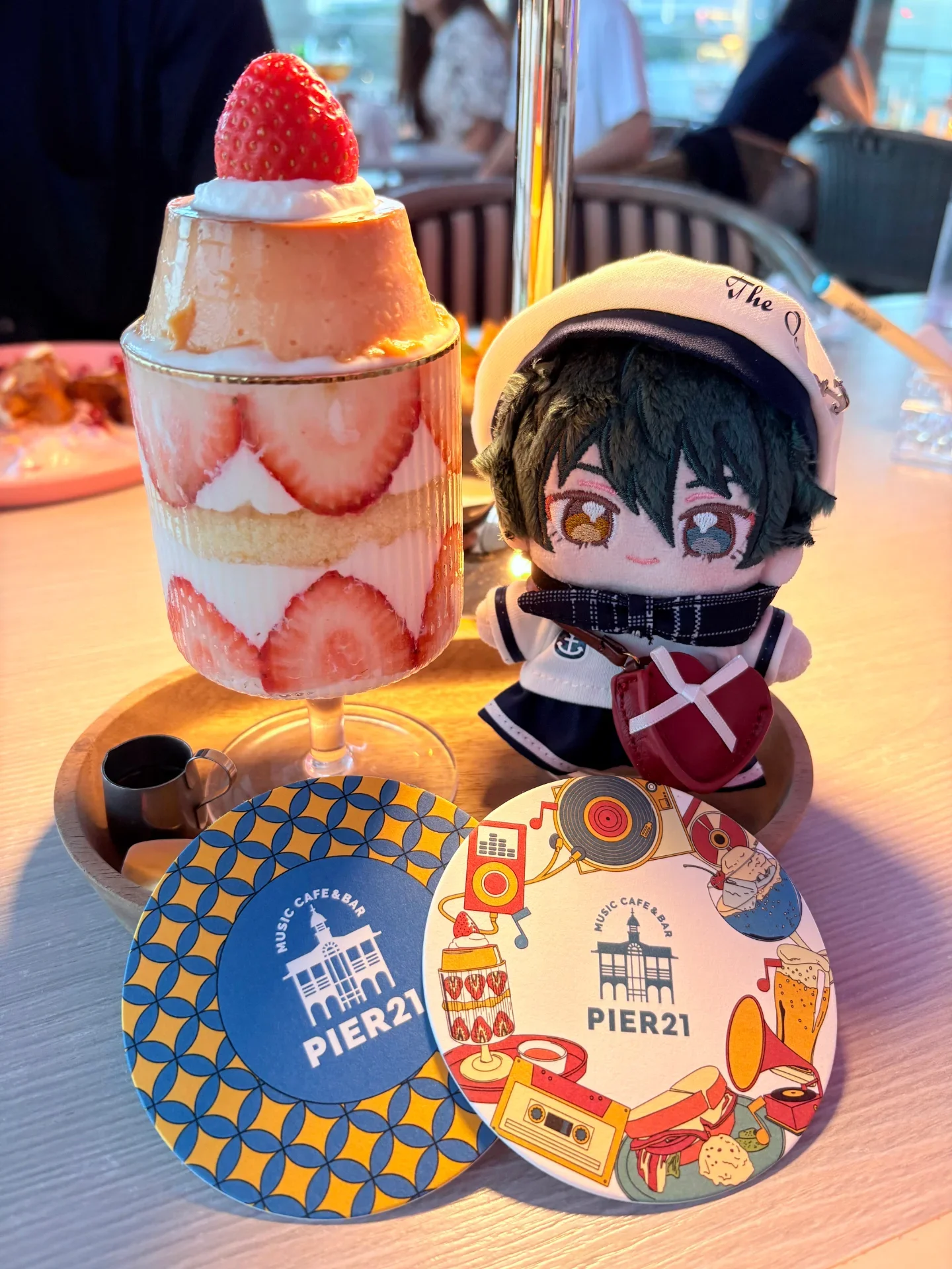 プリンパフェとカラフルなコースター