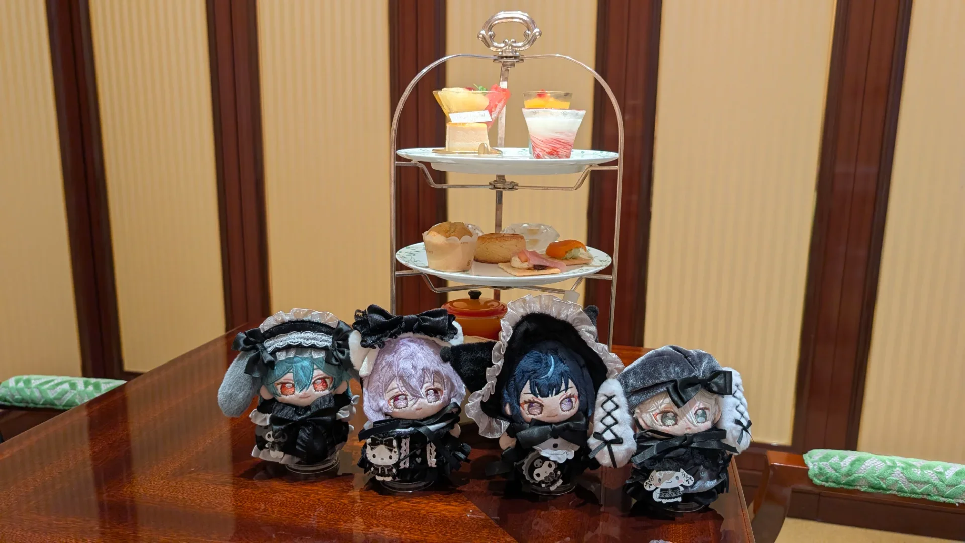 4人並んで撮ってみました