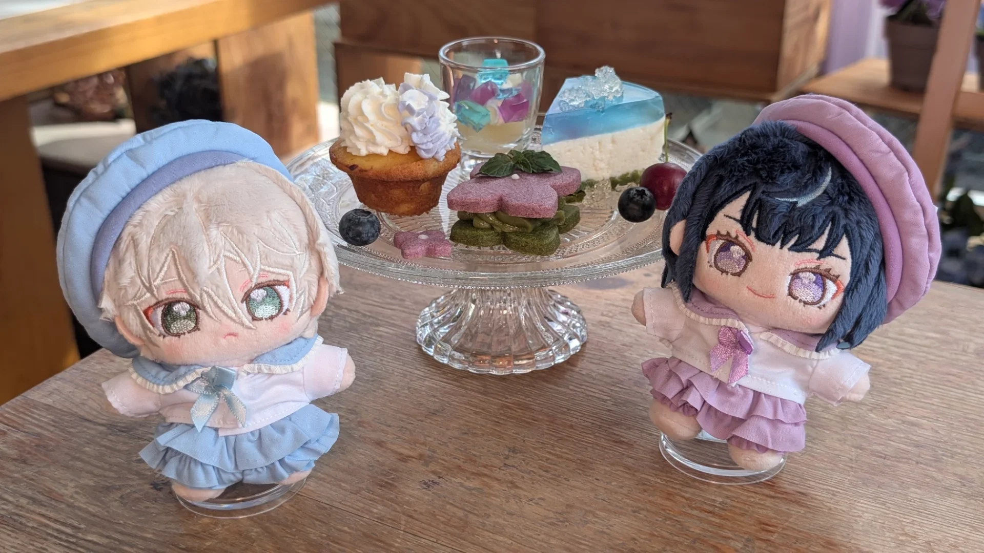 テーマに沿って紫陽花カラーのお洋服で