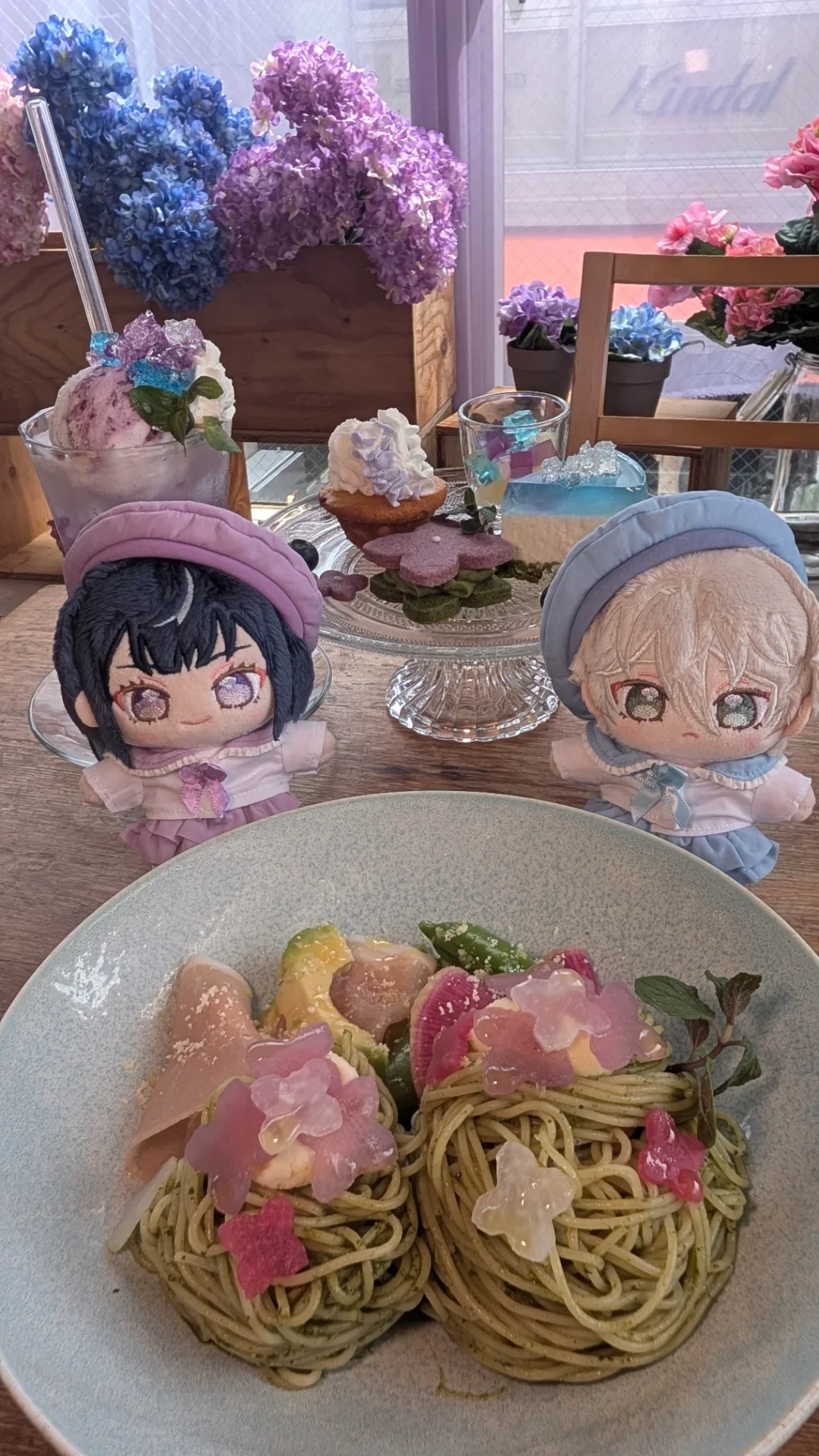 バジルのグリーンの色合いが素敵な冷製パスタ