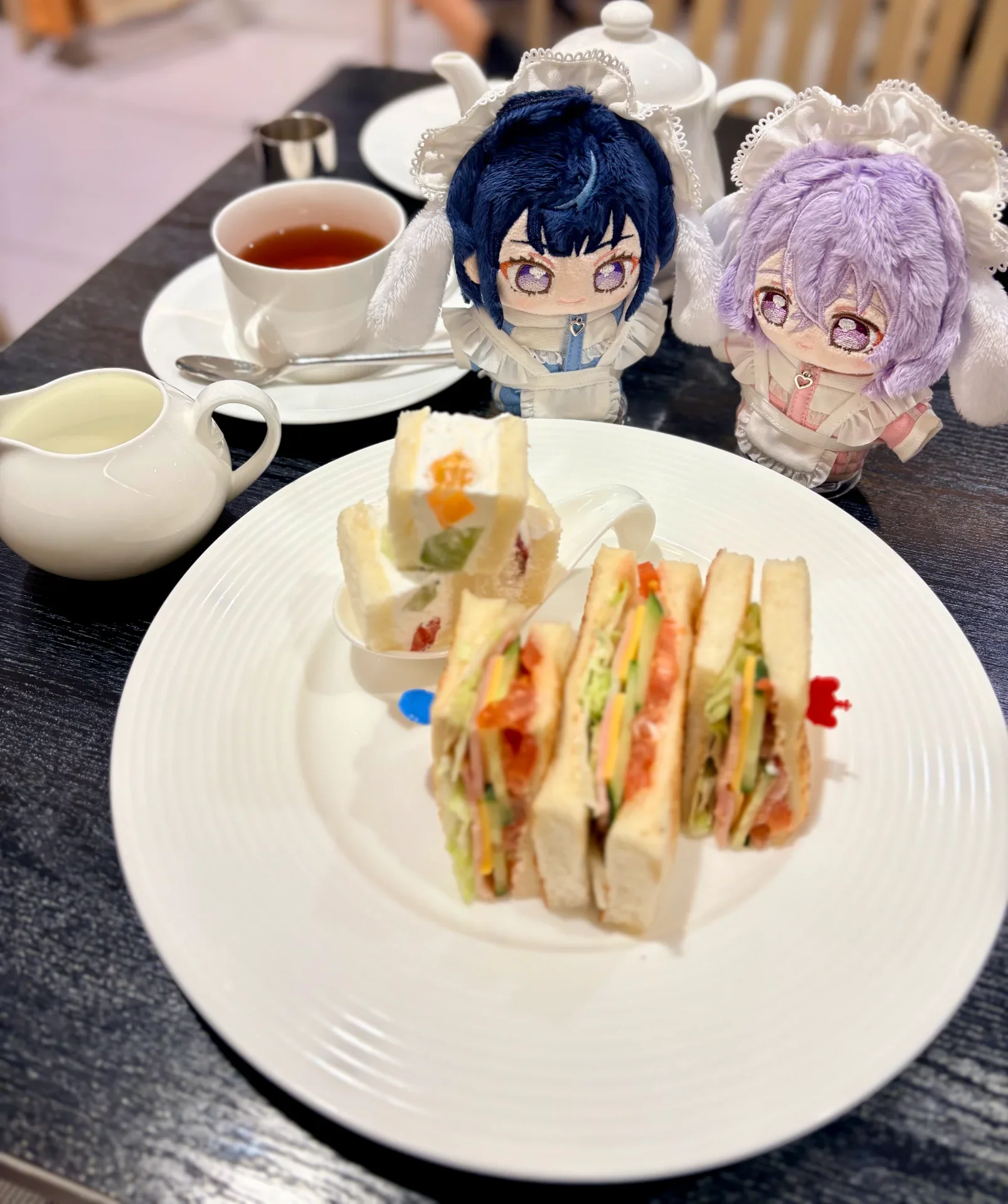 白いお皿でお顔を明るく