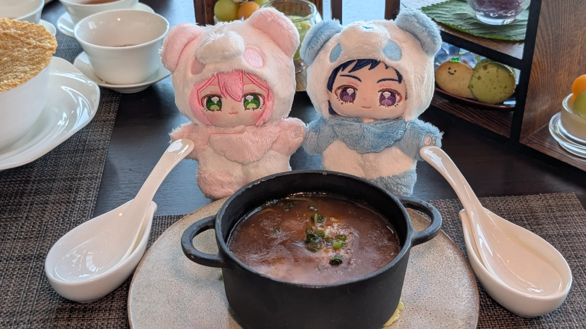 れんげを持たせるのもお約束