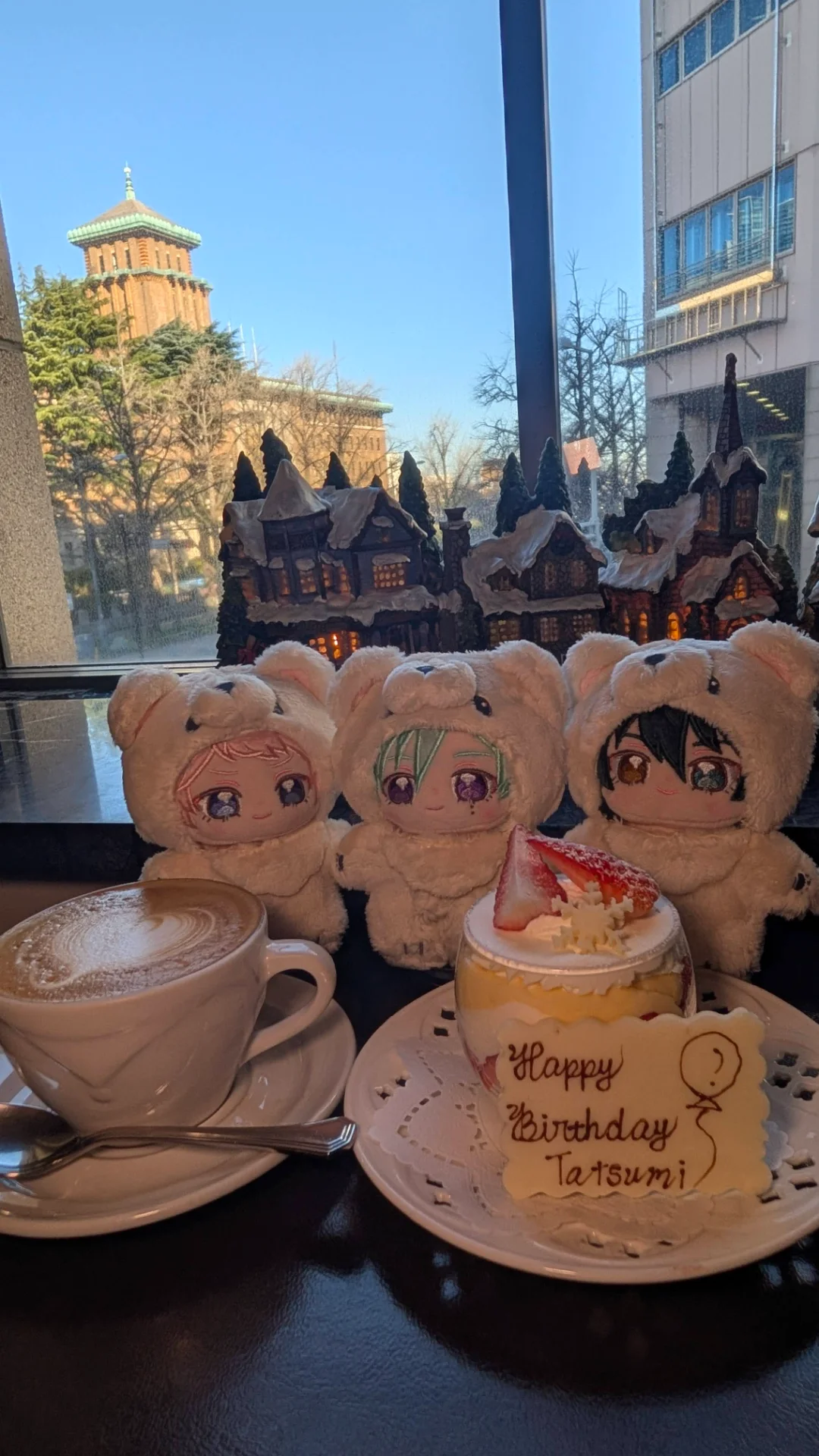 結構な強さの光を当てて撮影しています…！