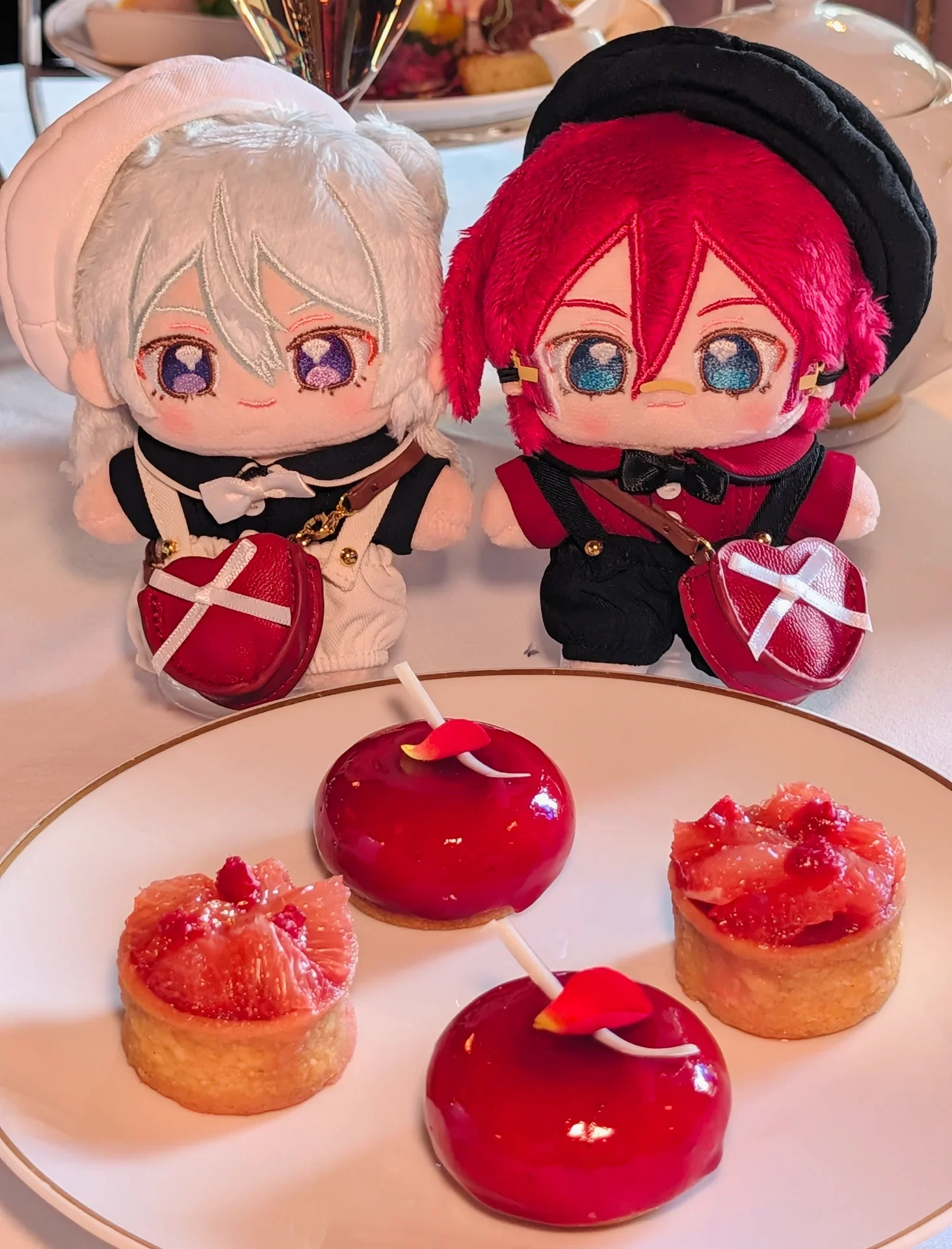 ローズの風味に溢れた彩り美しいケーキ達