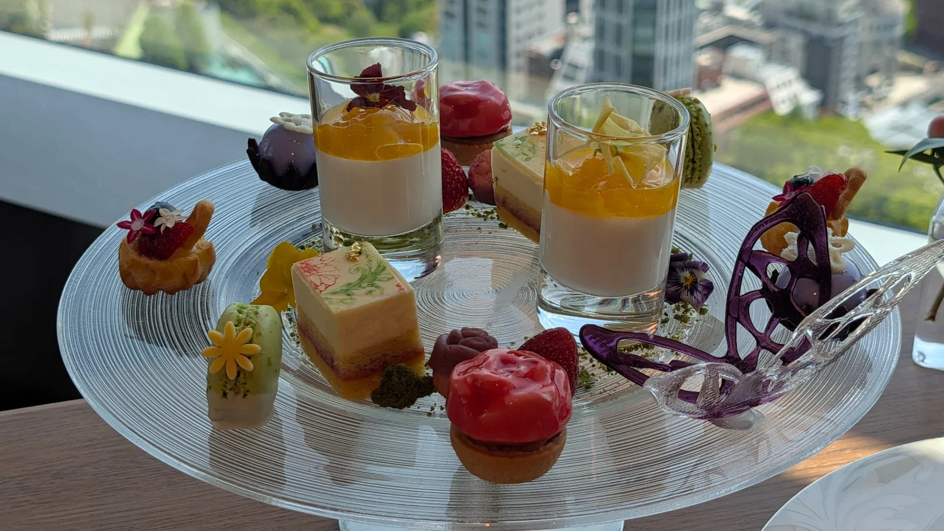 美しい蝶々の飴細工