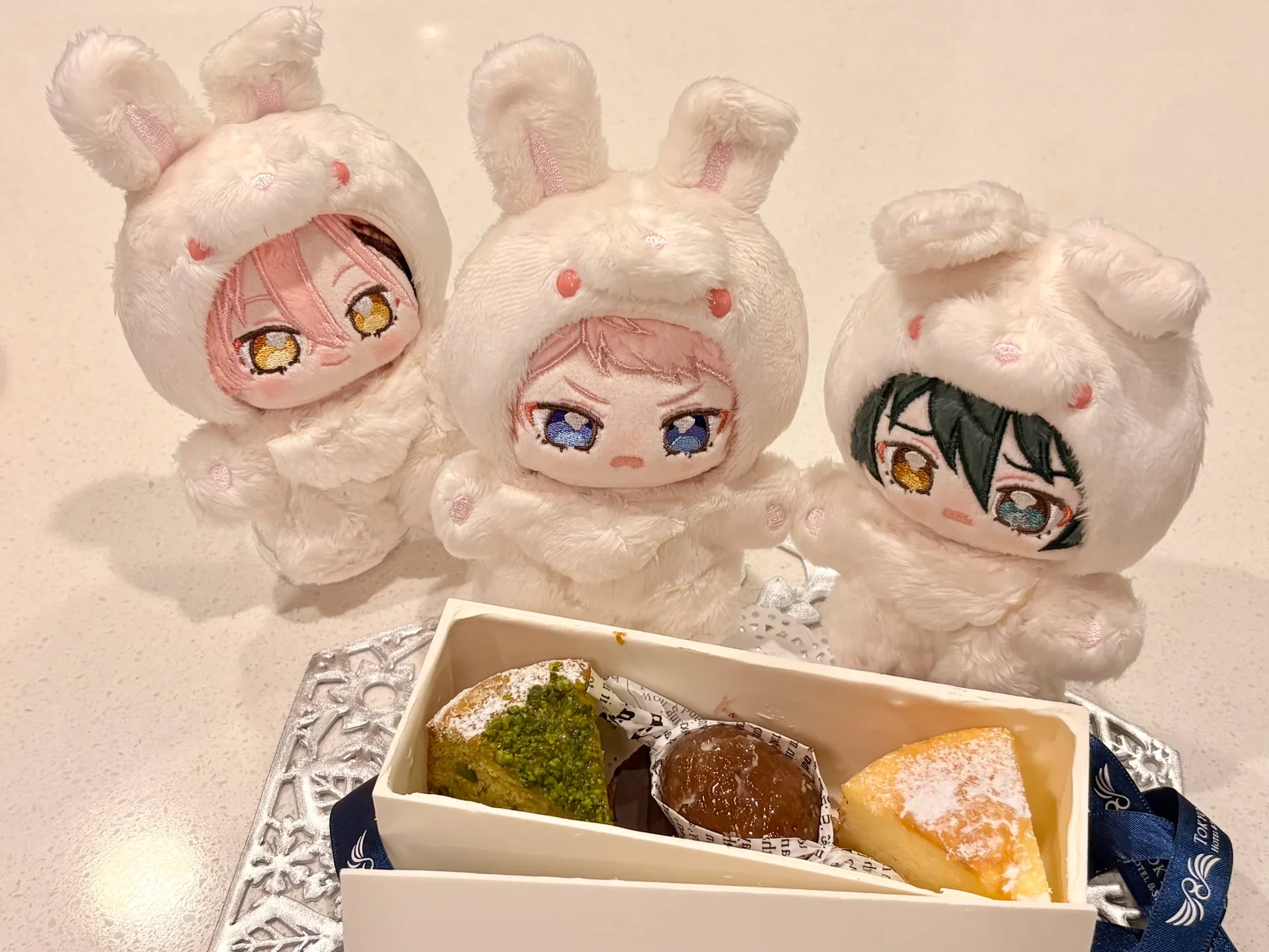 お土産だよ〜♫な舞珠とヴァルの二人の1コマ