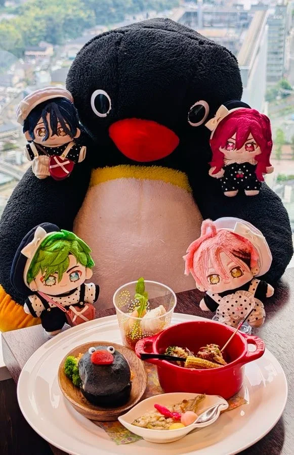 メロアスぬいを全身に纏うピングーさん